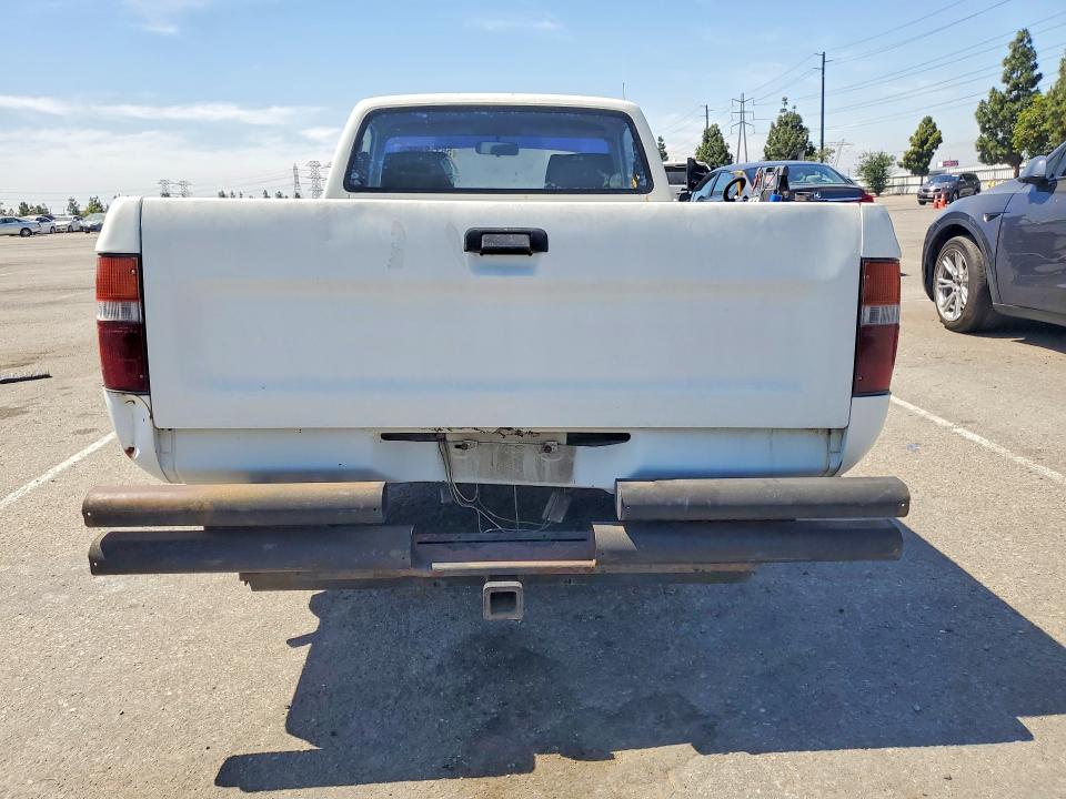 56378426 :رقم المزاد ، 4TARN81A1NZ045204 vin ، 1992 Toyota Pickup مزاد بيع
