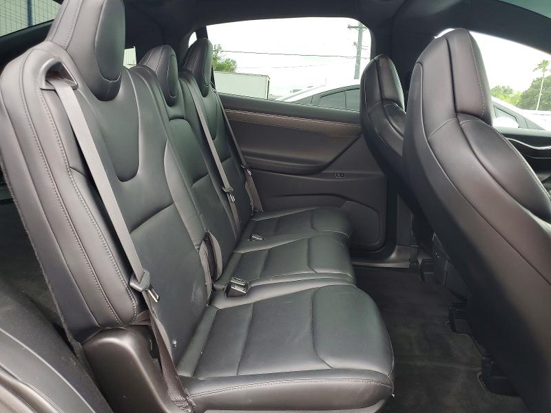 55784646 :رقم المزاد ، 5YJXCDE26JF139382 vin ، 2018 Tesla Model X مزاد بيع