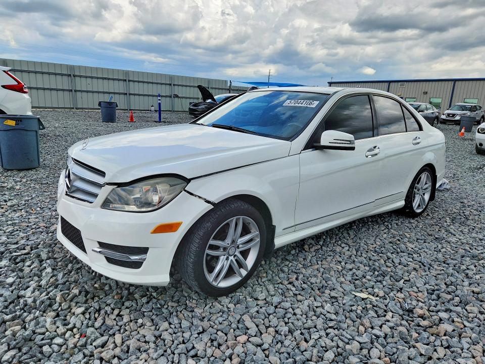 57044106 :رقم المزاد ، WDDGF4HB4DR299929 vin ، 2013 Mercedes-benz C مزاد بيع