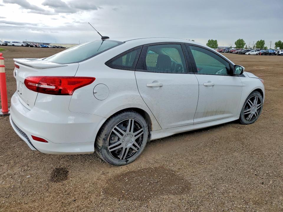Продажа на аукционе авто 2017 Ford Focus, vin: 1FADP3F23HL261114, номер лота: 57962686