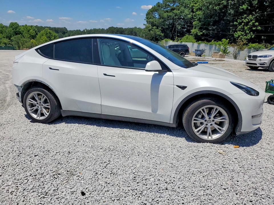 55702096 :رقم المزاد ، 7SAYGDEE7NF327839 vin ، 2022 Tesla Model Y مزاد بيع