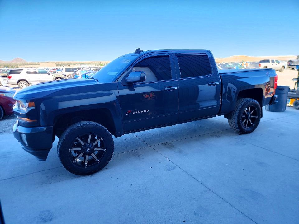 Продажа на аукционе авто 2018 Chevrolet Silverado, vin: 3GCUKREC0JG472599, номер лота: 56507956