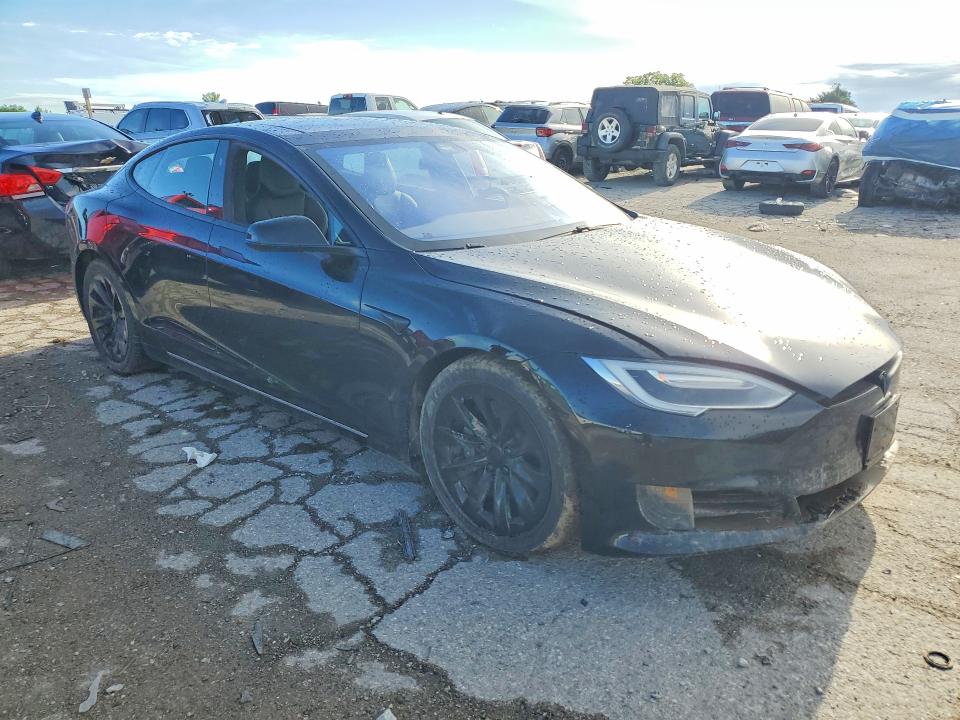 56759066 :رقم المزاد ، 5YJSA1E29HF207294 vin ، 2017 Tesla Model S مزاد بيع