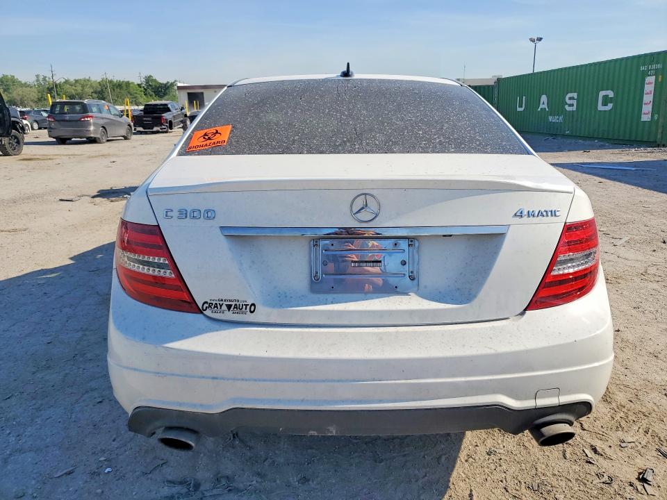 2013 Mercedes-benz C მანქანა იყიდება აუქციონზე, vin: WDDGF8AB2DR242212, აუქციონის ნომერი: 56223456