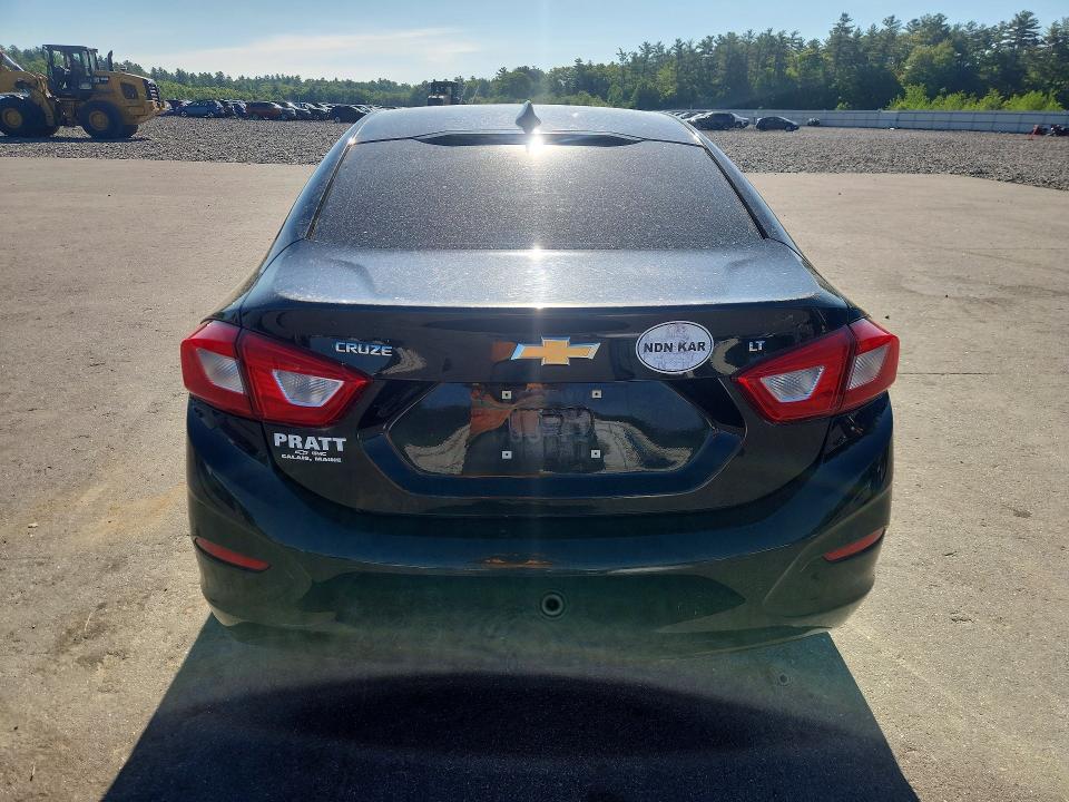 Продаж на аукціоні авто 2018 Chevrolet Cruze, vin: 1G1BE5SM7J7140863, номер лоту: 55776186