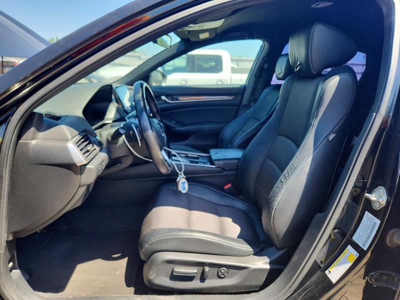 Продажа на аукционе авто 2018 Honda Accord, vin: 1HGCV1F3XJA092012, номер лота: 55926056