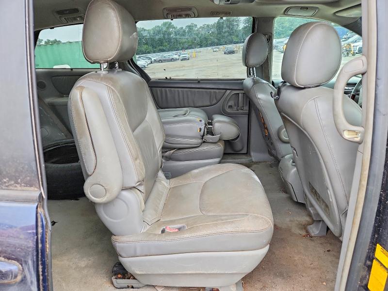 57596586 :رقم المزاد ، 5TDBA22CX4S008795 vin ، 2004 Toyota Sienna مزاد بيع