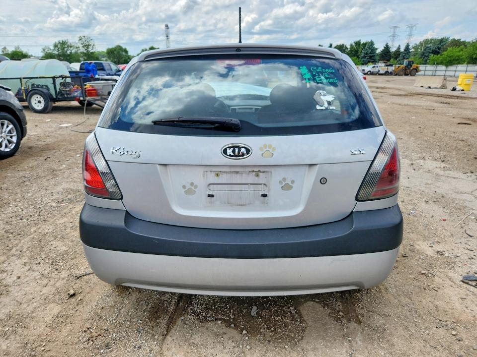 2009 Kia Rio მანქანა იყიდება აუქციონზე, vin: KNADE243196493150, აუქციონის ნომერი: 56404206