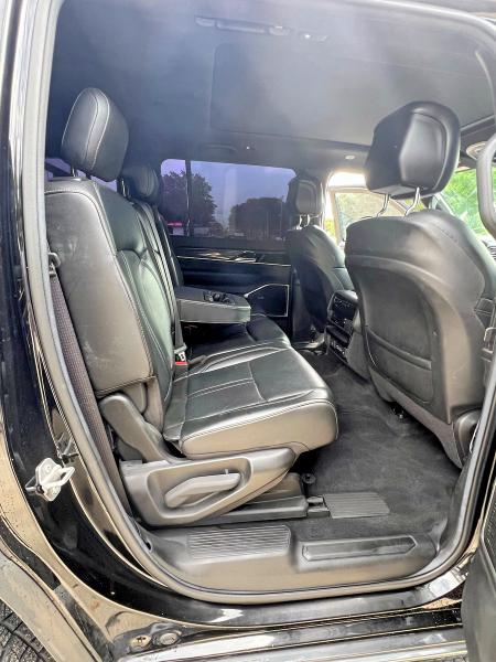 Продаж на аукціоні авто 2022 Jeep Wagoneer, vin: 1C4SJUAT9NS207231, номер лоту: 56903166