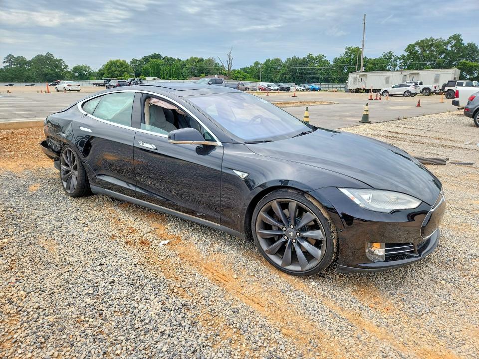 2016 Tesla Model S მანქანა იყიდება აუქციონზე, vin: 5YJSA1E23GF131425, აუქციონის ნომერი: 57414406