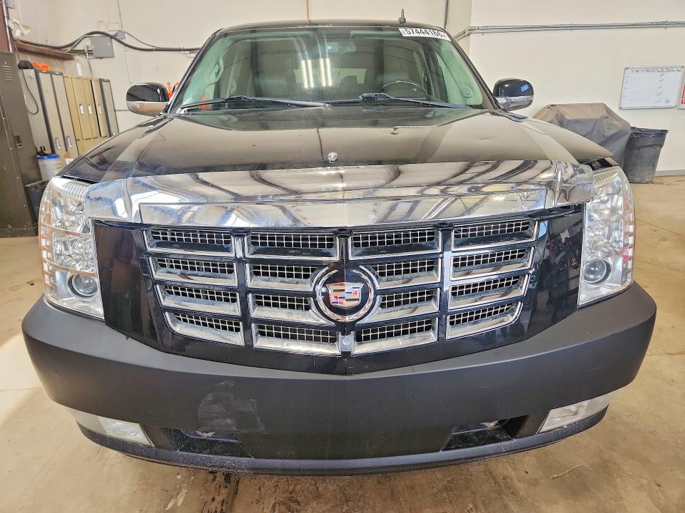 2011 Cadillac Escalade მანქანა იყიდება აუქციონზე, vin: 1GYS4BEF5BR194488, აუქციონის ნომერი: 57444166