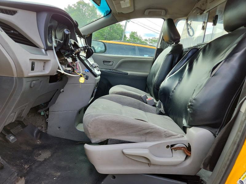 2017 Toyota Sienna მანქანა იყიდება აუქციონზე, vin: 5TDZZ3DC1HS859903, აუქციონის ნომერი: 57136666