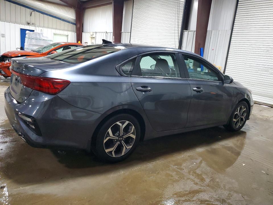 2020 Kia Forte მანქანა იყიდება აუქციონზე, vin: 3KPF24AD2LE162799, აუქციონის ნომერი: 57860926