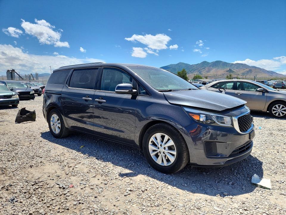 56532556 :رقم المزاد ، KNDMB5C16H6251269 vin ، 2017 Kia Sedona مزاد بيع