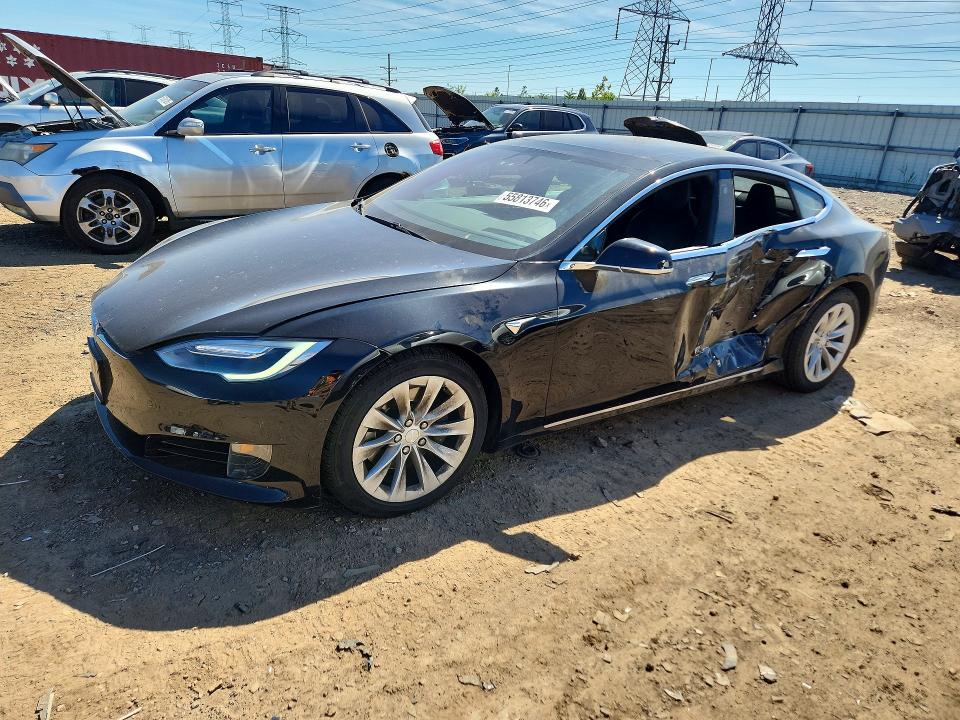 55813746 :رقم المزاد ، 5YJSA1E26HF197016 vin ، 2017 Tesla Model S مزاد بيع