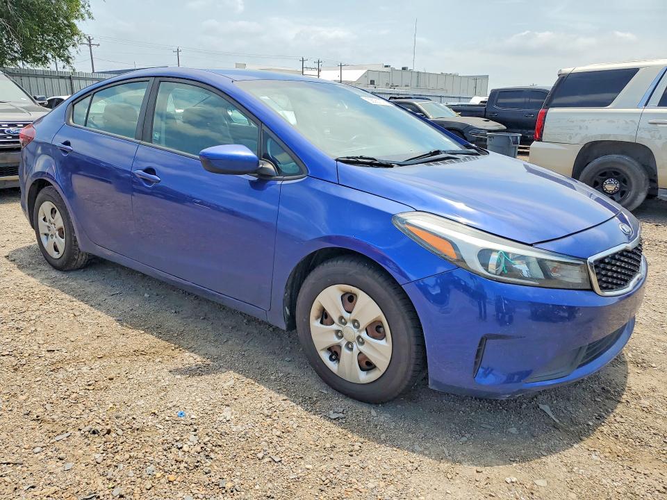 58080376 :رقم المزاد ، 3KPFL4A73JE268327 vin ، 2018 Kia Forte مزاد بيع