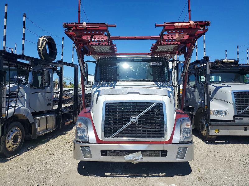 55412176 :رقم المزاد ، 4V5NC9EJ8FN190628 vin ، 2015 Volvo Vn مزاد بيع