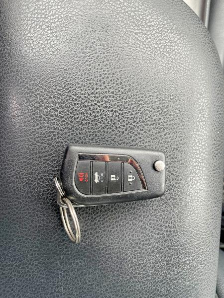 59005666 :رقم المزاد ، 4T1G11AK6MU5588 vin ، 2021 Toyota Camry مزاد بيع