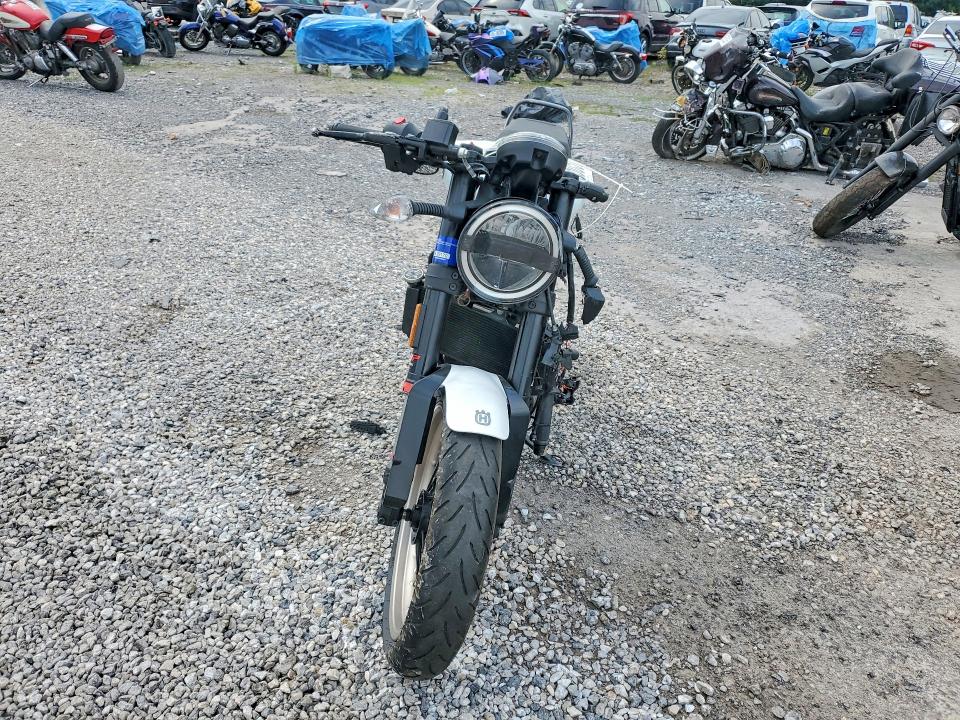 2023 Husqvarna Vitpilen 401/svartpilen 401 მანქანა იყიდება აუქციონზე, vin: MD2JUJ404PC224836, აუქციონის ნომერი: 58605796