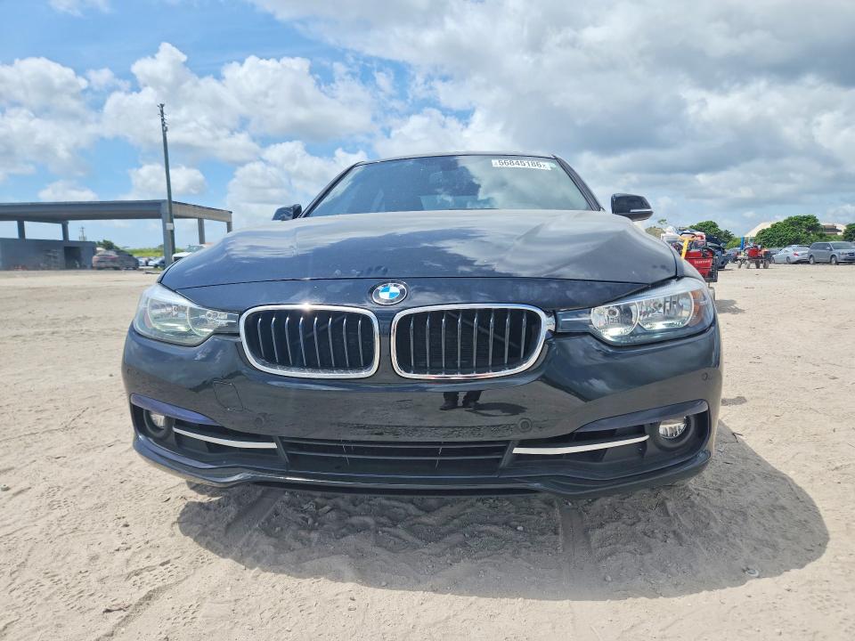 56845186 :رقم المزاد ، WBA8B9G57HNU09529 vin ، 2017 Bmw 330 مزاد بيع