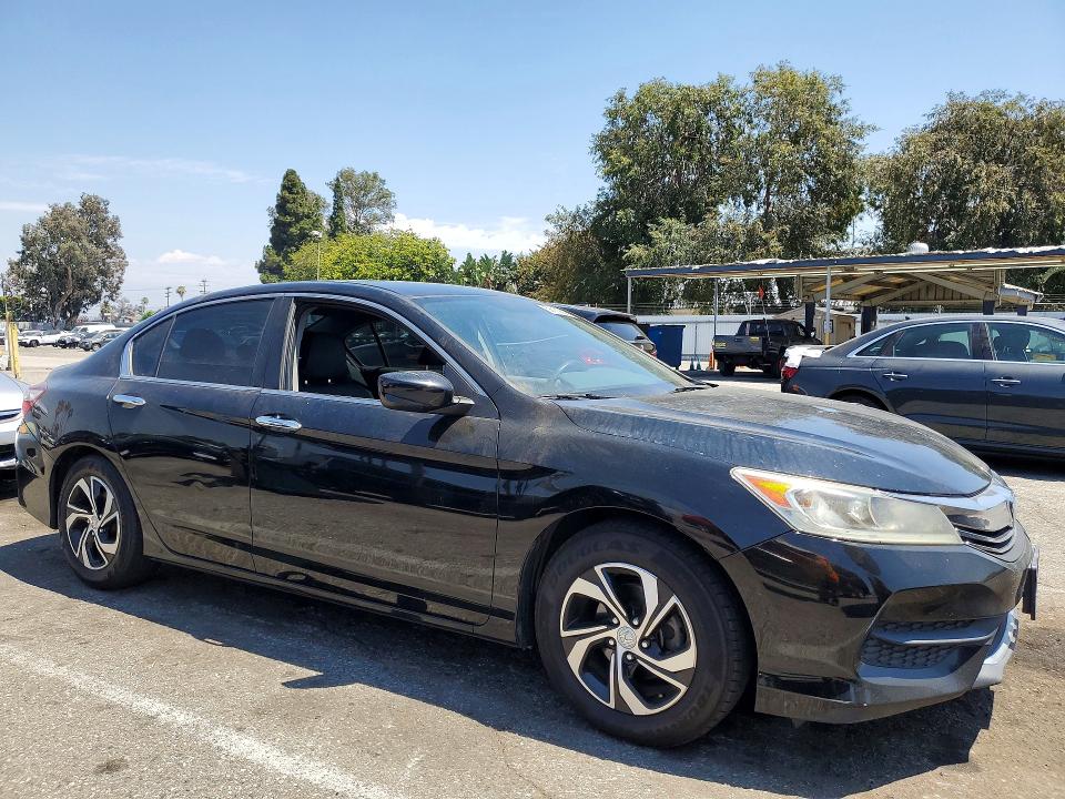 Продажа на аукционе авто 2017 Honda Accord, vin: 1HGCR2F39HA180621, номер лота: 58053626