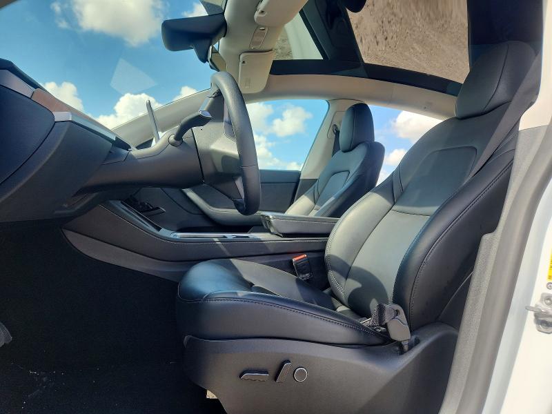 2024 Tesla Model Y მანქანა იყიდება აუქციონზე, vin: 7SAYGDED0RF041831, აუქციონის ნომერი: 59143186
