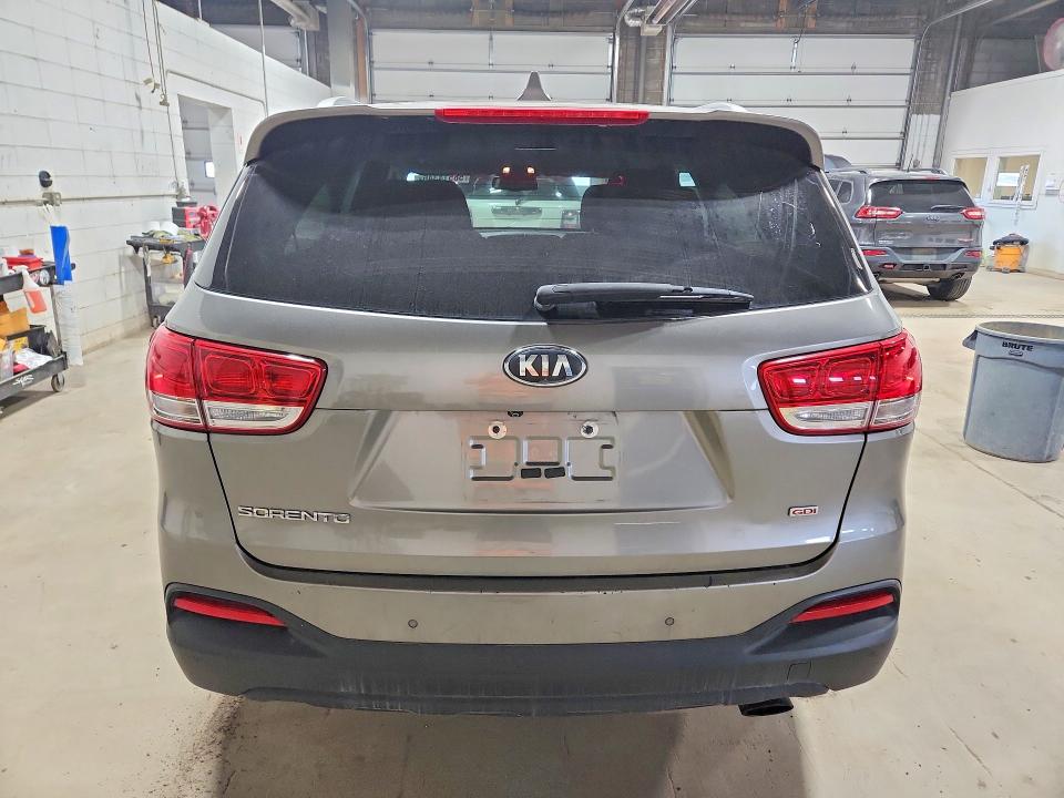 2017 Kia Sorento მანქანა იყიდება აუქციონზე, vin: 5XYPG4A39HG266715, აუქციონის ნომერი: 58514346