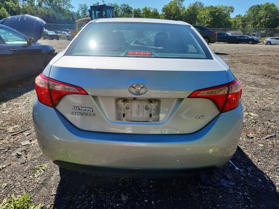 57497716 :رقم المزاد ، 5YFBURHE7HP612201 vin ، 2017 Toyota Corolla مزاد بيع