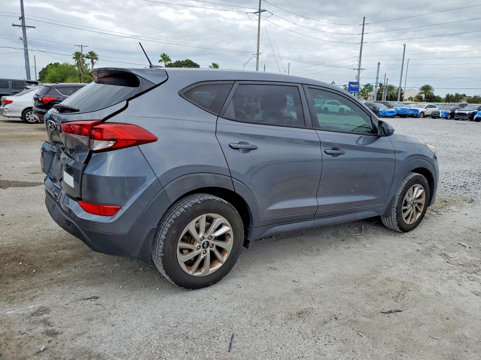 2017 Hyundai Tucson მანქანა იყიდება აუქციონზე, vin: KM8J23A40HU254678, აუქციონის ნომერი: 55777866