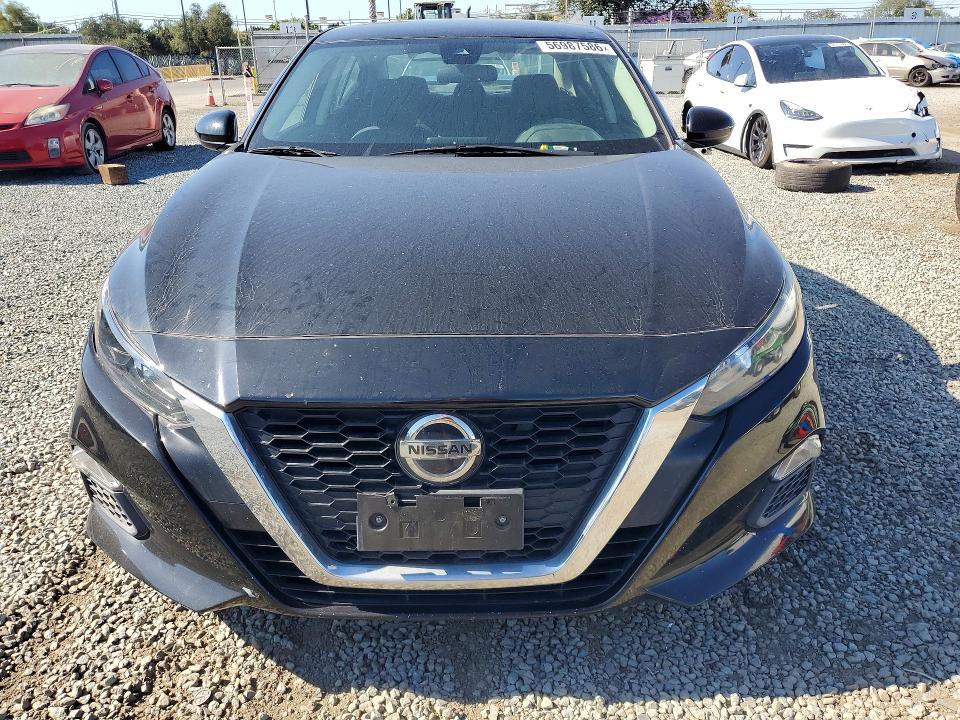 56987586 :رقم المزاد ، 1N4BL4BV2NN345367 vin ، 2022 Nissan Altima مزاد بيع