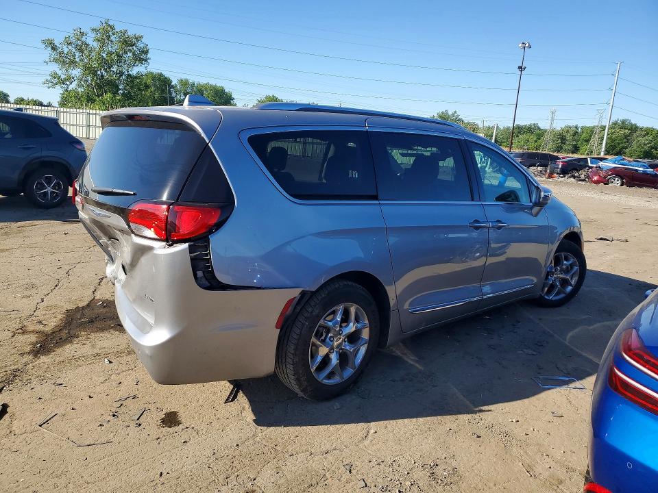 55698716 :رقم المزاد ، 2C4RC1GG2JR232856 vin ، 2018 Chrysler Pacifica مزاد بيع