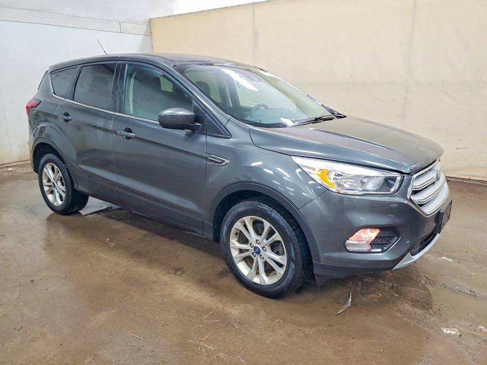 57199966 :رقم المزاد ، 1FMCU9GD5KUB82123 vin ، 2019 Ford Escape مزاد بيع