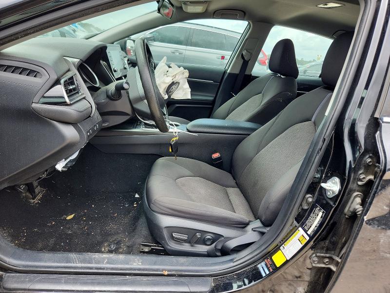 56540476 :رقم المزاد ، 4T1C11AK9NU676488 vin ، 2022 Toyota Camry مزاد بيع