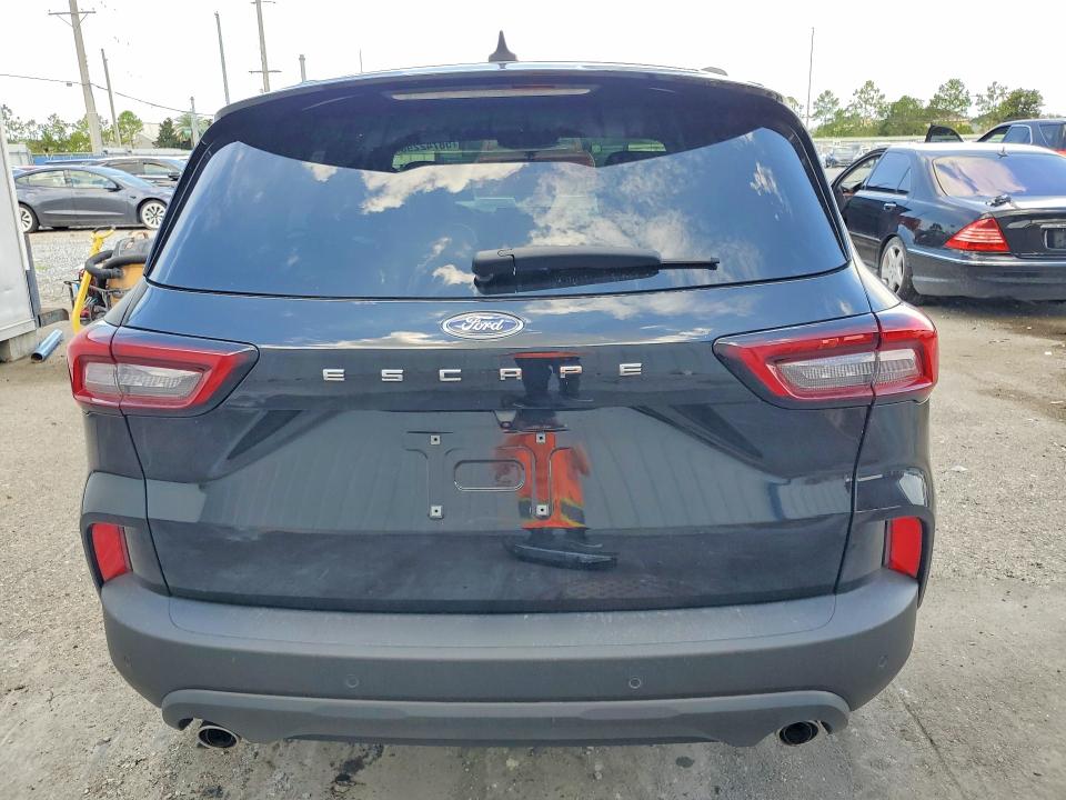 58742296 :رقم المزاد ، 1FMCU0MN2SUA15078 vin ، 2025 Ford Escape مزاد بيع