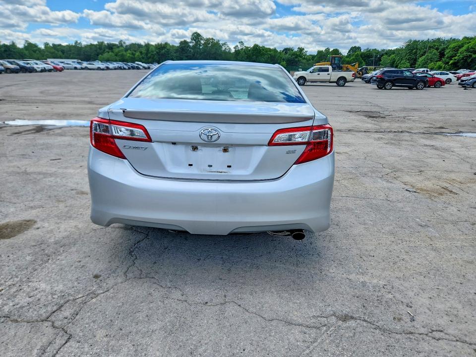 2014 Toyota Camry მანქანა იყიდება აუქციონზე, vin: 4T1BF1FK1EU418570, აუქციონის ნომერი: 57012976