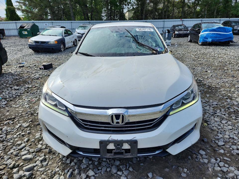 Продажа на аукционе авто 2017 Honda Accord, vin: JHMCR6F35HC011849, номер лота: 56747116