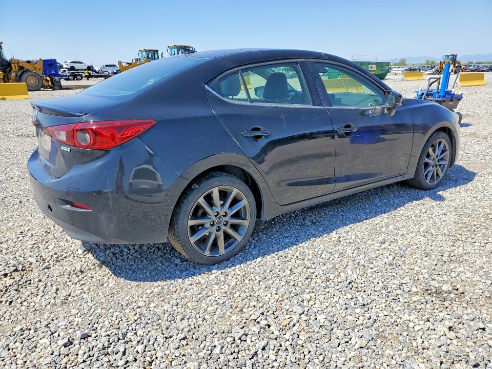 76293045 :رقم المزاد ، 3MZBN1V39JM195918 vin ، 2018 Mazda 3 مزاد بيع