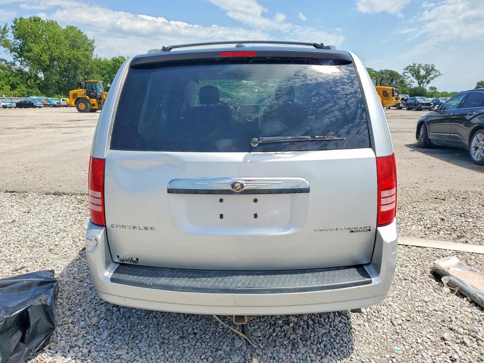 57758646 :رقم المزاد ، 2A4RR5D14AR150286 vin ، 2010 Chrysler Town & Country مزاد بيع
