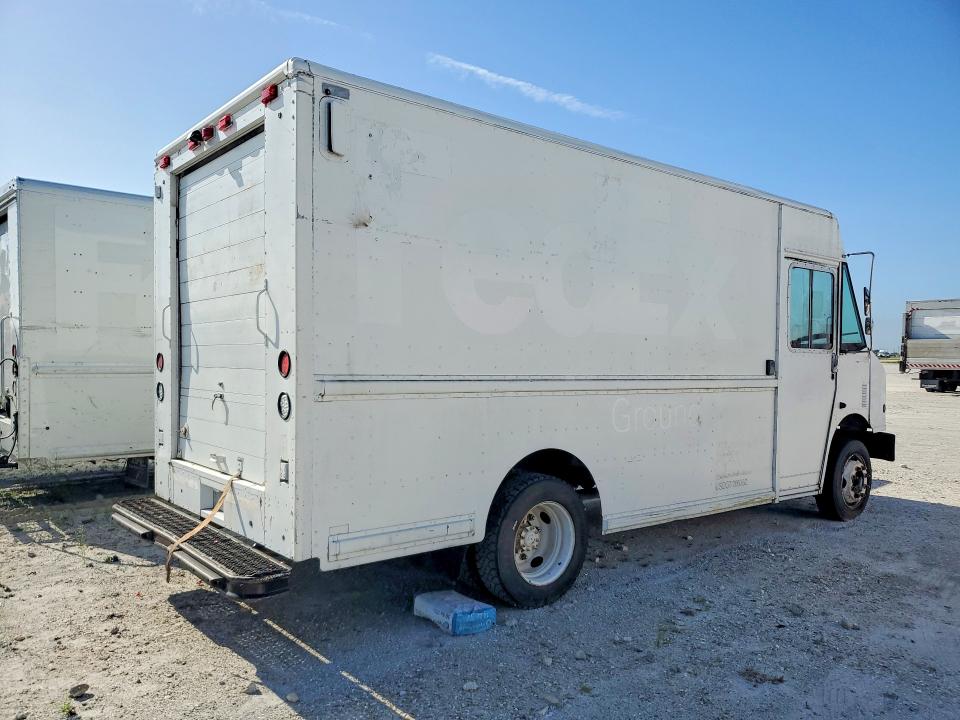 Продажа на аукционе авто 2000 Freightliner Chassis, vin: 4UZA4FA46YCF82045, номер лота: 50566306