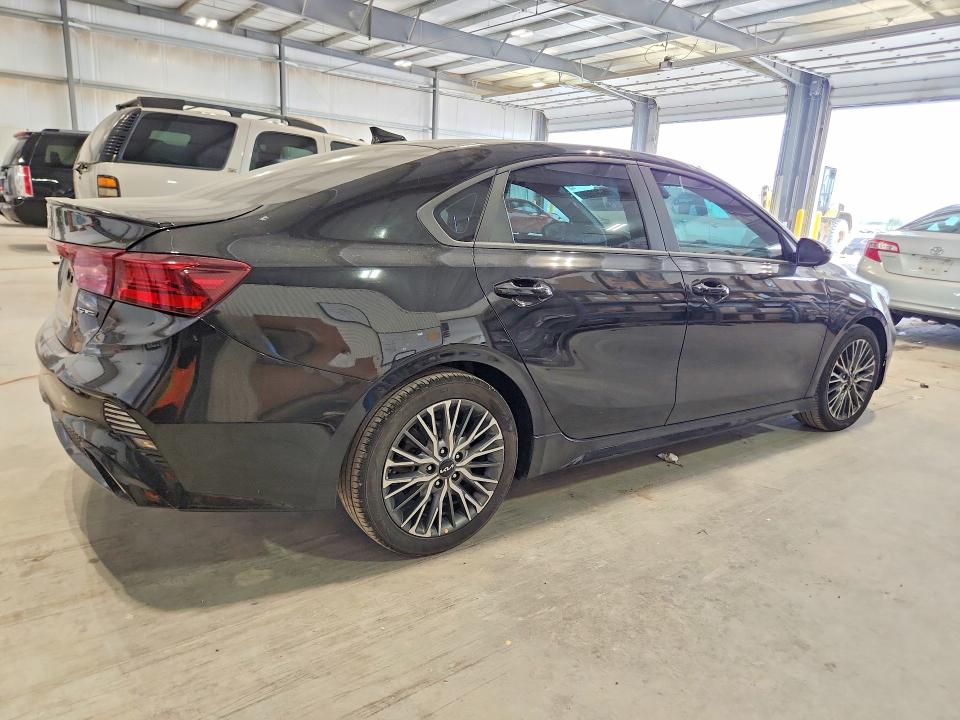 55647586 :رقم المزاد ، 3KPF54AD5NE440525 vin ، 2022 Kia Forte مزاد بيع