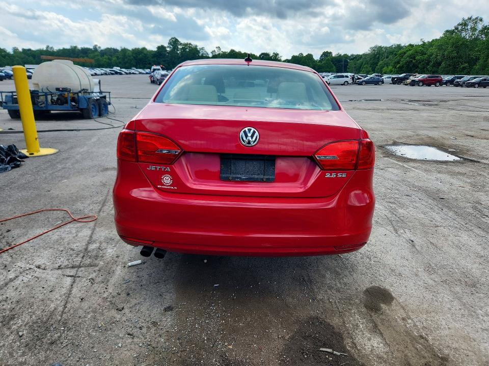 56478576 :رقم المزاد ، 3VWDP7AJ5DM445606 vin ، 2013 Volkswagen Jetta مزاد بيع