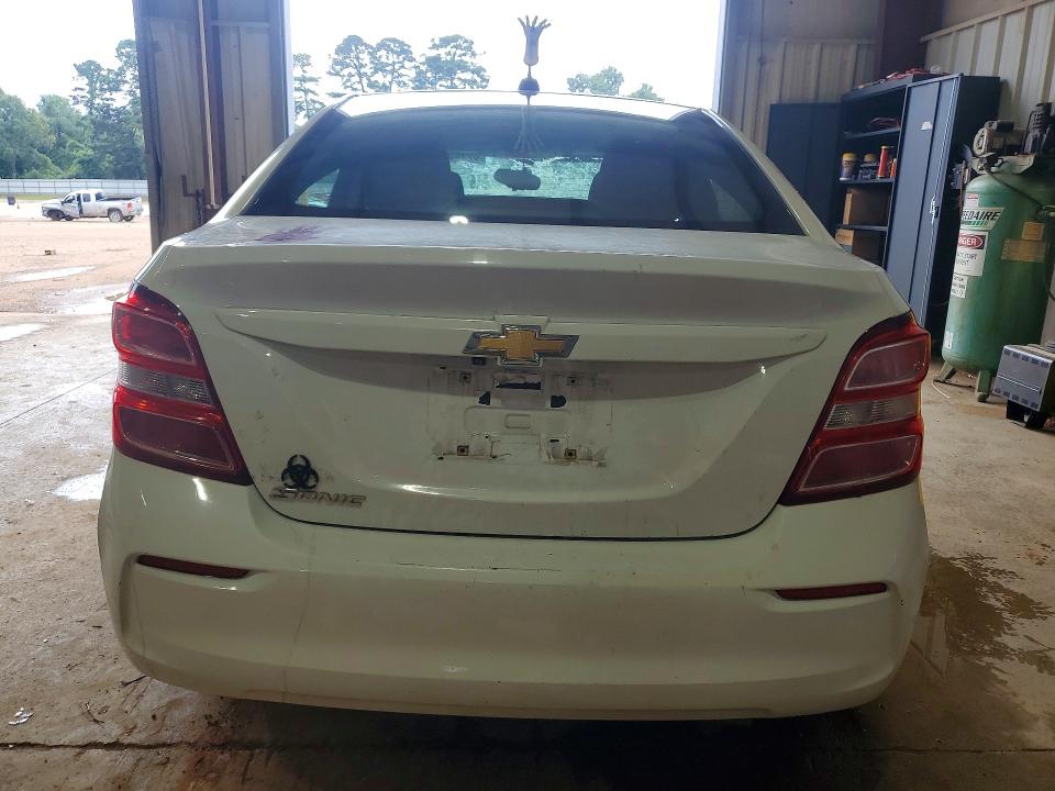 57166926 :رقم المزاد ، 1G1JD5SH1J4117825 vin ، 2018 Chevrolet Sonic مزاد بيع