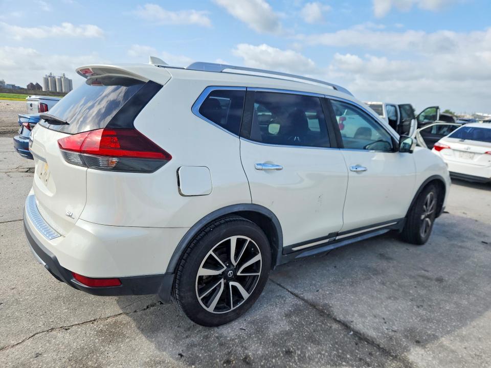 55684156 :رقم المزاد ، JN8AT2MT3JW486947 vin ، 2018 Nissan Rogue مزاد بيع