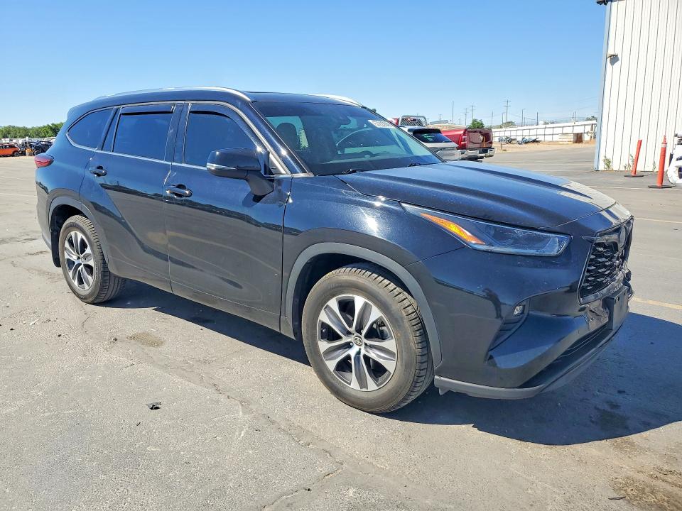 57222846 :رقم المزاد ، 5TDHBRCH5MS067358 vin ، 2021 Toyota Highlander مزاد بيع
