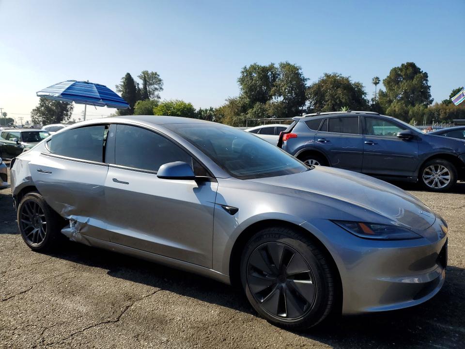2025 Tesla Model 3 მანქანა იყიდება აუქციონზე, vin: 5YJ3E1EAXSF075590, აუქციონის ნომერი: 58116776