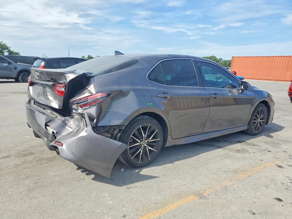 Auction sale of the 2024 Toyota Camry, vin: 4T1G11AK3RU915461, lot number: 56045376