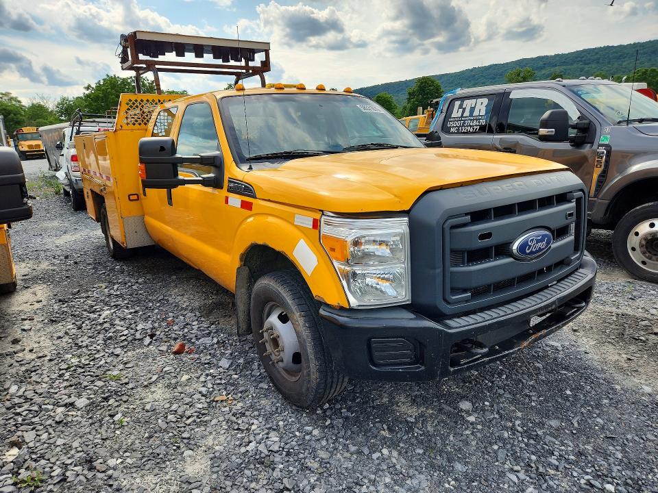 58531876 :رقم المزاد ، 1FD8W3G69FED21457 vin ، 2015 Ford F350 مزاد بيع