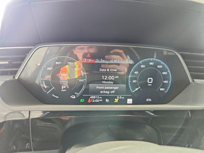 57493496 :رقم المزاد ، WA1VAAGE6KB006008 vin ، 2019 Audi E-tron مزاد بيع