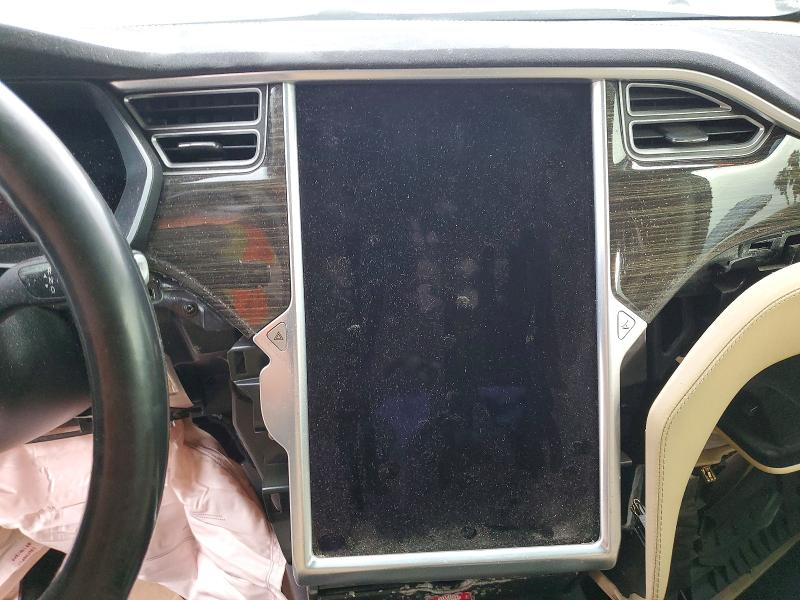Продажа на аукционе авто 2016 Tesla Model X, vin: 5YJXCAE28GF020966, номер лота: 73343675