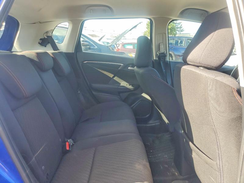 57010866 :رقم المزاد ، 3HGGK5G64JM718327 vin ، 2018 Honda Fit مزاد بيع